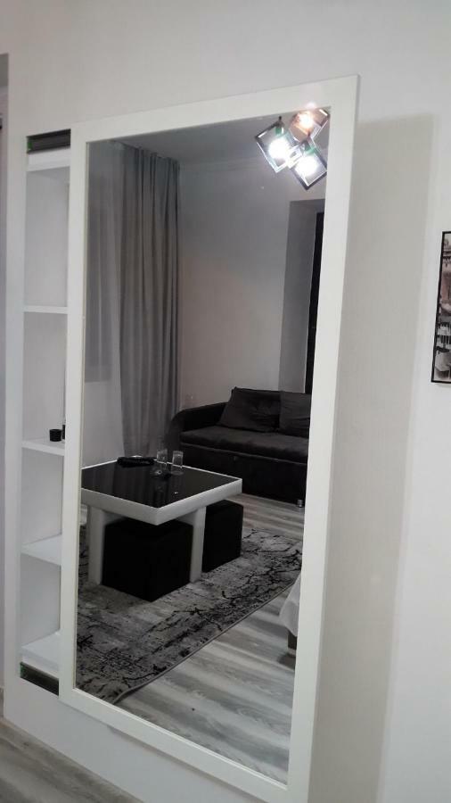 Guest House In Avlabari Tbilisi Bagian luar foto
